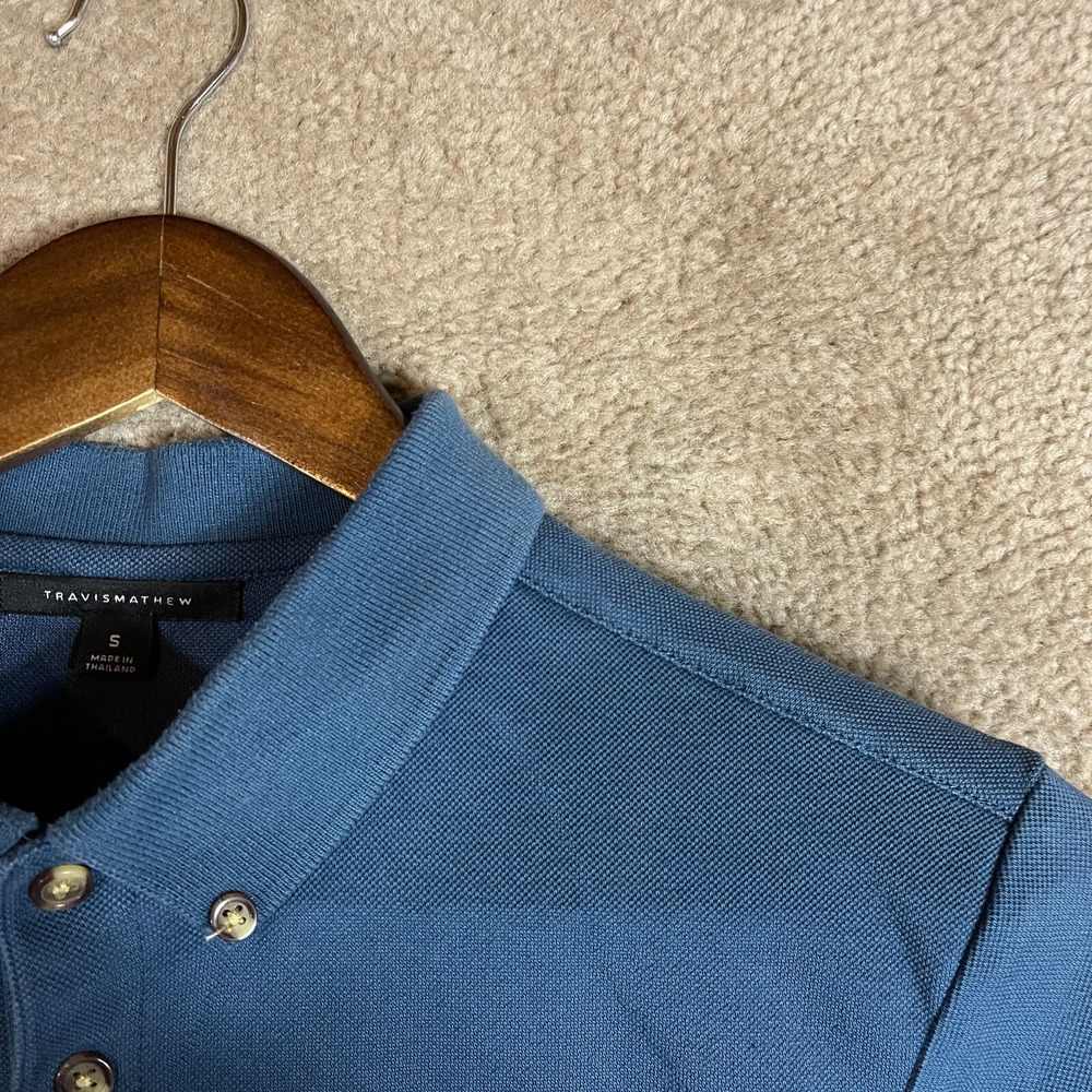 Travis Mathew Polo Shirt Mens Small S Blue‎ Button Down Short Sleeve Pique Golf - Picture 3 of 9